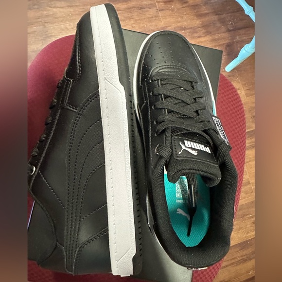 ‼️$10 - PUMA Mercedes-AMG PETRONAS Caven 2.0 Youth Sneakers Size 5.5 BRAND NEW - Picture 3 of 10